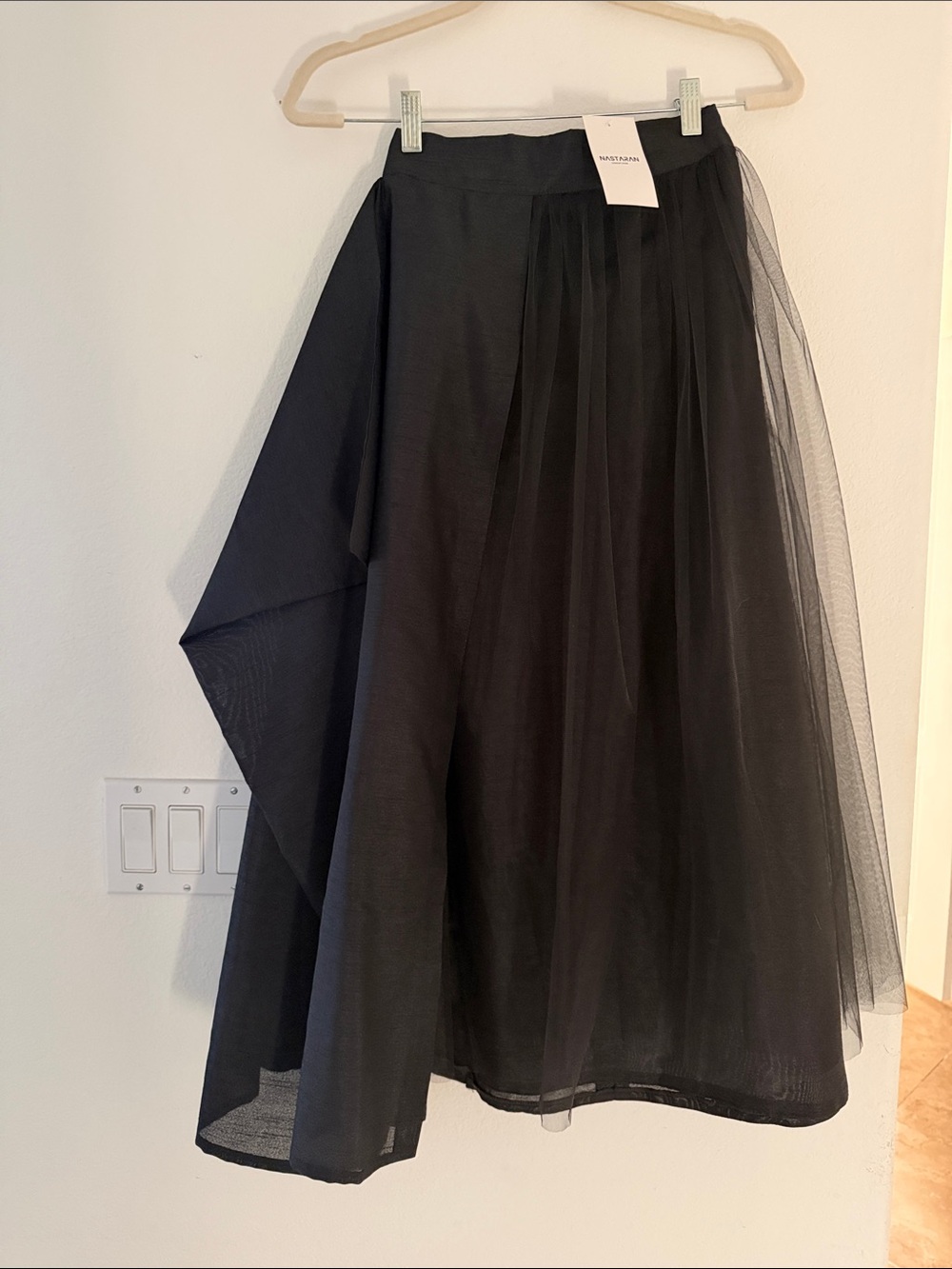 Unique Women's Black Tulle A-Line Skirt size M